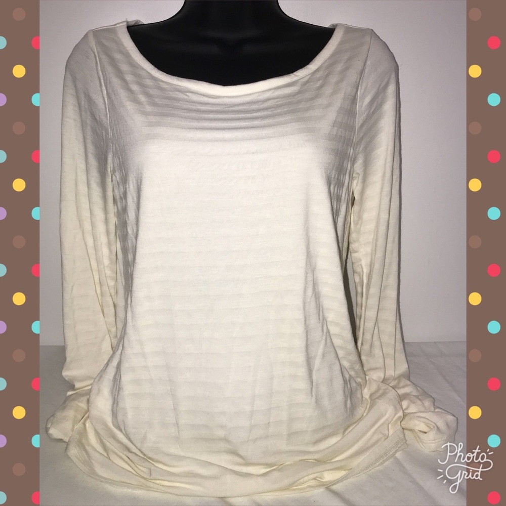 Banana Republic off white long sleeve top!🔥👚😍